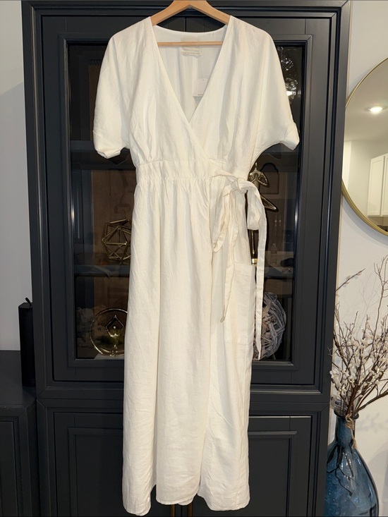Urban Outfitters Dresses & Skirts - Urban Outfitters Cream Wrap Lined Maxi Dress with Tie Waist
